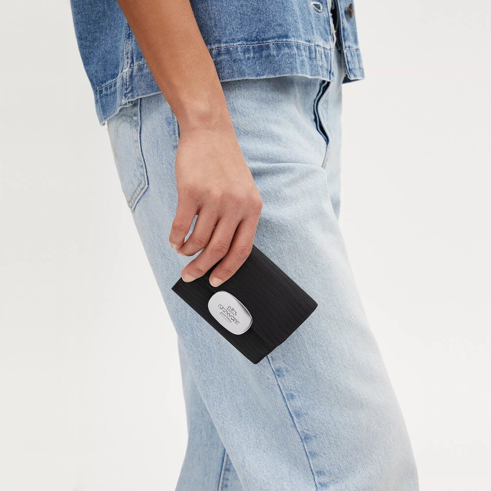 Accessorize in Style: The Must-Have Wallets for Spring 2024 1 Best Wallets for Spring 2024
